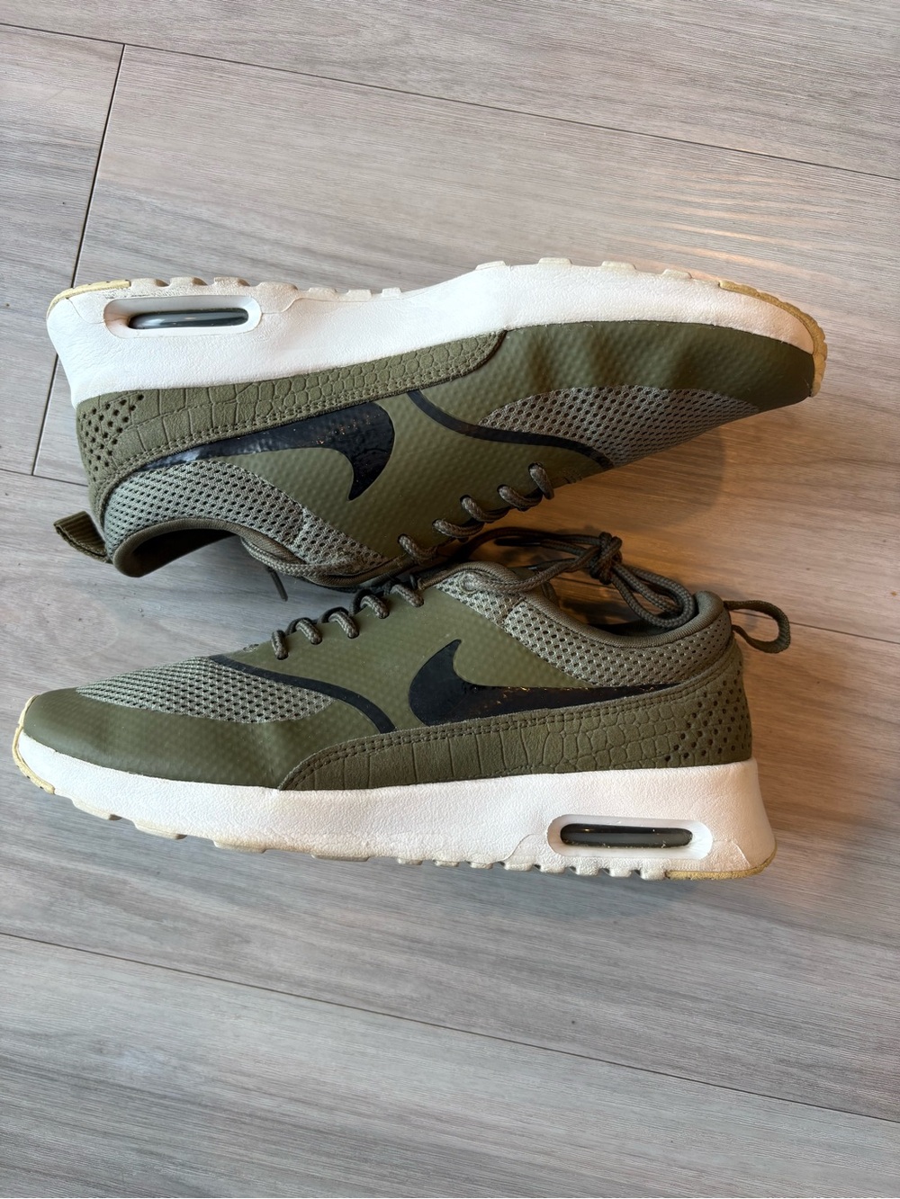 Nike Women Air Max Thea Green Size 7